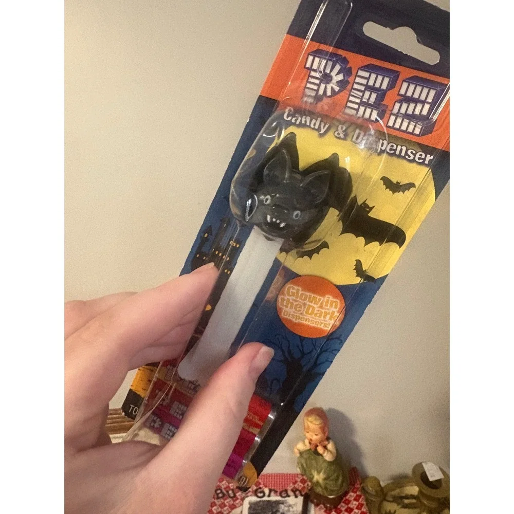 PEZ Candy Dispenser Black Bat Glow in the Dark Halloween‎ Limited Edition